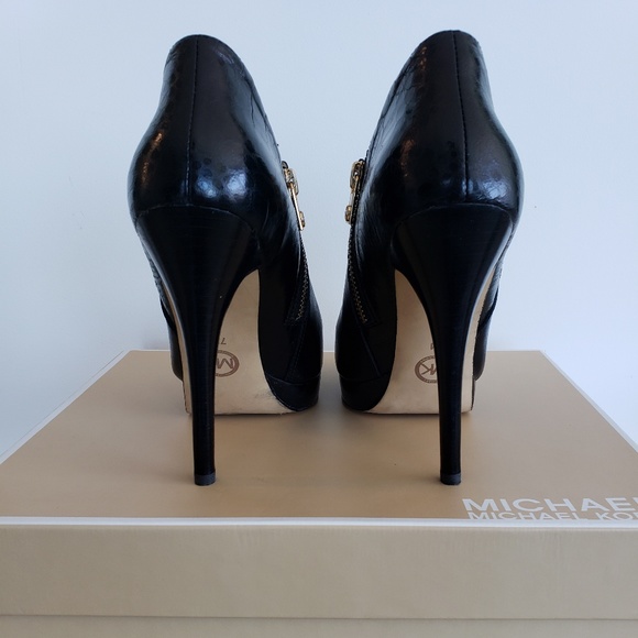 Michael Kors Black Leather Booties size 7 - Picture 2 of 5